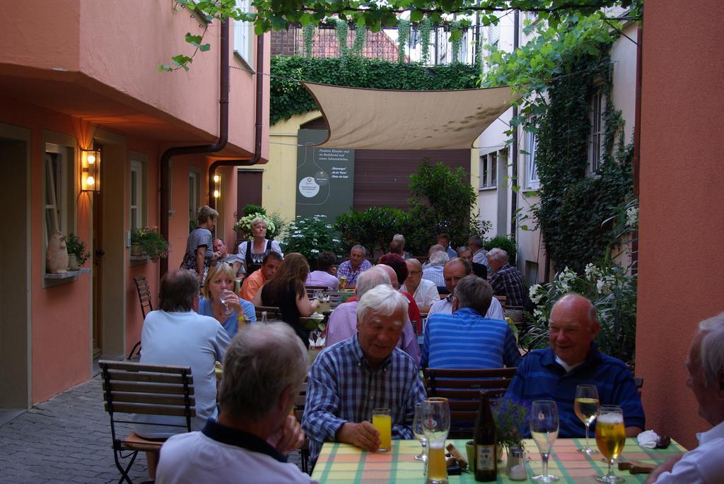 Gasthof Zum Weissen Lamm Sommerach Exterior foto